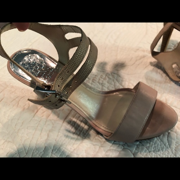 Heels - Picture 3 of 3